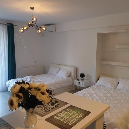 Delux Studio Mamaia Nord Năvodari Extérieur photo