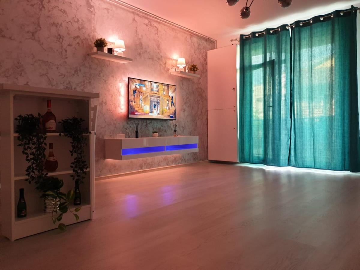 Delux Studio Mamaia Nord Năvodari Extérieur photo